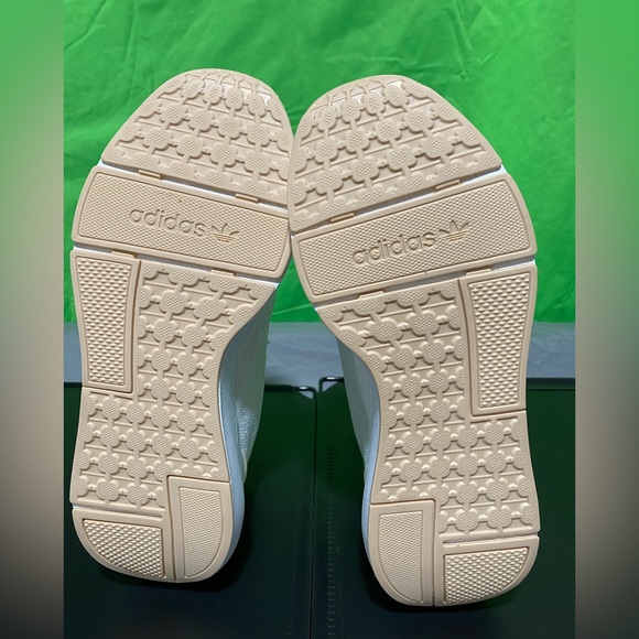 Women’s adidas swift run 2022 decon size 6.5 youth women size 8.5 *BRAND NEW* - Picture 5 of 8